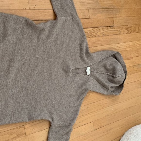 Tan lightweight sweater - Picture 4 of 4